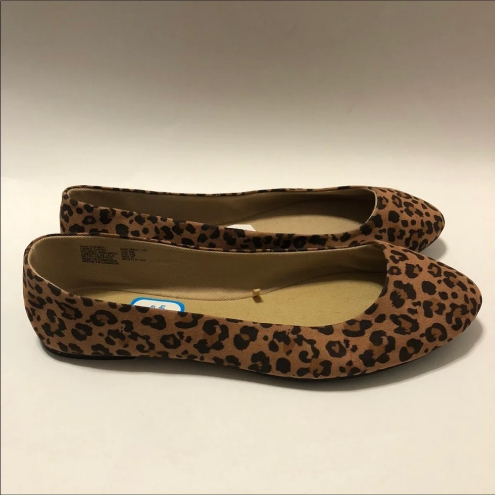 Time And Tru Shoes Women’s Size 9 Wide Casual Slip
On Flats Animal Print